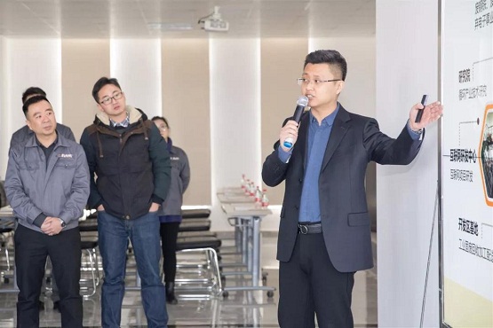 互看互学互比，天津市30位互联网企业家做客拾起卖